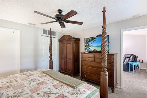 Condo in Bradenton, Florida, 2 bedrooms  № 2196985 - photo 19
