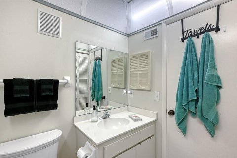 Condo in Bradenton, Florida, 2 bedrooms  № 2196985 - photo 16