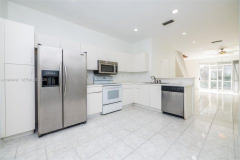 Снять в аренду таунхаус в Уэстон, Флорида 2 спальни, 117.15м2, № 2005277 - фото 20