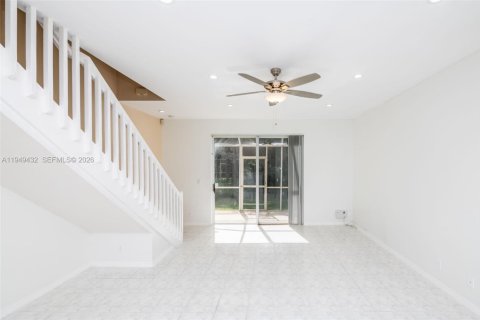 Снять в аренду таунхаус в Уэстон, Флорида 2 спальни, 117.15м2, № 2005277 - фото 11