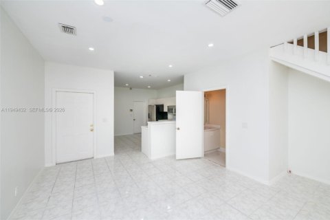 Снять в аренду таунхаус в Уэстон, Флорида 2 спальни, 117.15м2, № 2005277 - фото 27