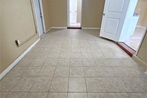House in Orlando, Florida 3 bedrooms, 105.17 sq.m. № 1777369 - photo 15