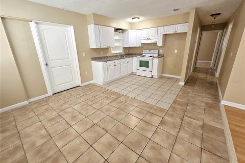 House in Orlando, Florida 3 bedrooms, 105.17 sq.m. № 1777369 - photo 2