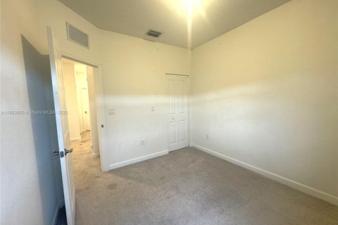 Townhouse in Homestead, Florida 3 bedrooms, 149.76 sq.m. № 1891566 - photo 11