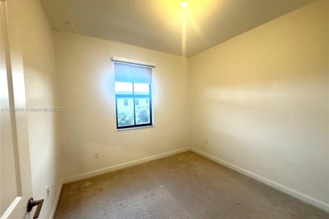 Townhouse in Homestead, Florida 3 bedrooms, 149.76 sq.m. № 1891566 - photo 13