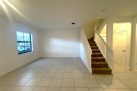 Townhouse in Homestead, Florida 3 bedrooms, 149.76 sq.m. № 1891566 - photo 7
