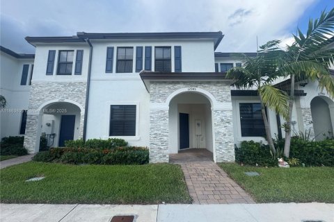 Townhouse in Homestead, Florida 3 bedrooms, 149.76 sq.m. № 1891566 - photo 1