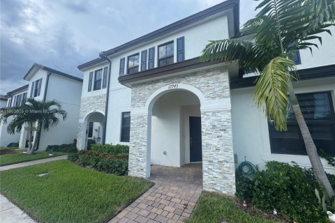 Townhouse in Homestead, Florida 3 bedrooms, 149.76 sq.m. № 1891566 - photo 2