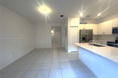 Townhouse in Homestead, Florida 3 bedrooms, 149.76 sq.m. № 1891566 - photo 5