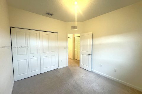 Townhouse in Homestead, Florida 3 bedrooms, 149.76 sq.m. № 1891566 - photo 12