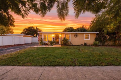 Villa ou maison à Margate, Floride 4 chambres, 172.71 m2 № 2357726