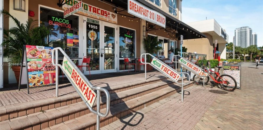 Immobilier commercial à Hallandale Beach, Floride № 1867455