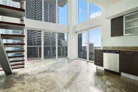 Condo in Miami, Florida, 2 bedrooms  № 1862403 - photo 2
