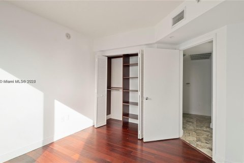Condo in Miami, Florida, 2 bedrooms  № 1862403 - photo 8