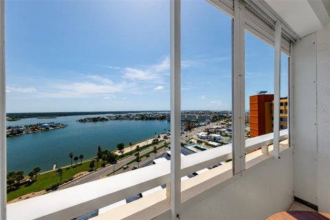 Condo in Redington Shores, Florida, 1 bedroom  № 2167812 - photo 25