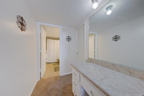 Condo in Redington Shores, Florida, 1 bedroom  № 2167812 - photo 20