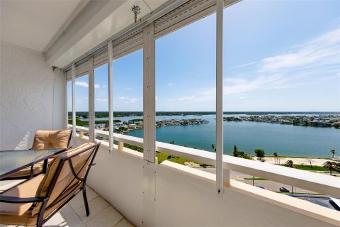 Condo in Redington Shores, Florida, 1 bedroom  № 2167812 - photo 24