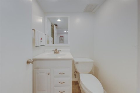 Condo in Redington Shores, Florida, 1 bedroom  № 2167812 - photo 29