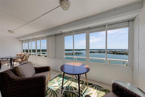 Condo in Redington Shores, Florida, 1 bedroom  № 2167812 - photo 22