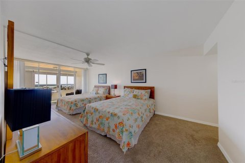 Condo in Redington Shores, Florida, 1 bedroom  № 2167812 - photo 16