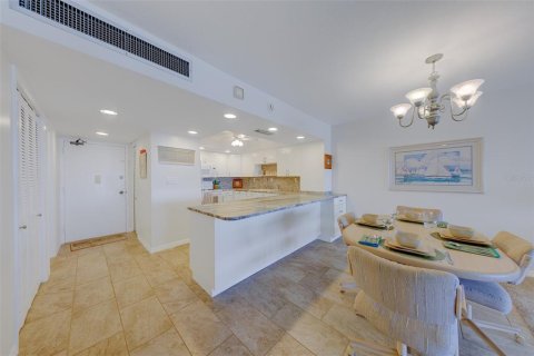 Condo in Redington Shores, Florida, 1 bedroom  № 2167812 - photo 3