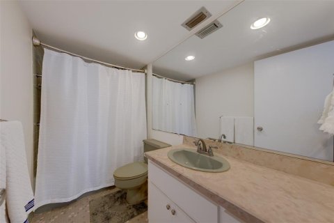 Condo in Redington Shores, Florida, 1 bedroom  № 2167812 - photo 18