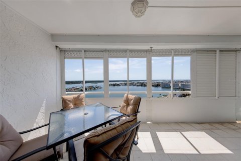Condo in Redington Shores, Florida, 1 bedroom  № 2167812 - photo 26