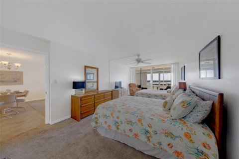 Condo in Redington Shores, Florida, 1 bedroom  № 2167812 - photo 15
