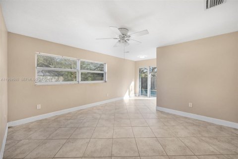 Купить виллу или дом в Хомстед, Флорида 3 спальни, 153.75м2, № 2022278 - фото 11