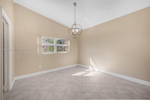 Купить виллу или дом в Хомстед, Флорида 3 спальни, 153.75м2, № 2022278 - фото 8