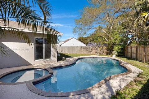 Купить виллу или дом в Хомстед, Флорида 3 спальни, 153.75м2, № 2022278 - фото 17