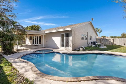 Купить виллу или дом в Хомстед, Флорида 3 спальни, 153.75м2, № 2022278 - фото 18