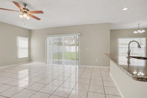 House in Kissimmee, Florida 4 bedrooms, 264.49 sq.m. № 2339658 - photo 11
