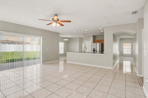 House in Kissimmee, Florida 4 bedrooms, 264.49 sq.m. № 2339658 - photo 10