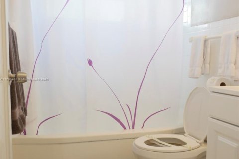 Condominio en venta en Miami Beach, Florida, 40.6 m2 № 1985428 - foto 6