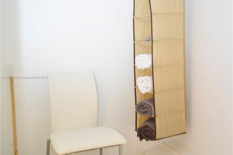 Condominio en venta en Miami Beach, Florida, 40.6 m2 № 1985428 - foto 5