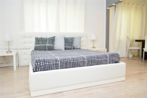 Condominio en venta en Miami Beach, Florida, 40.6 m2 № 1985428 - foto 4