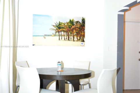 Condominio en venta en Miami Beach, Florida, 40.6 m2 № 1985428 - foto 3