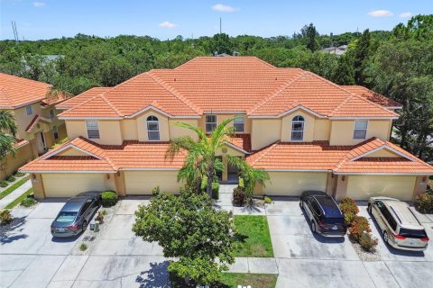 Townhouse in Tarpon Springs, Florida 3 bedrooms, 174.75 sq.m. № 1824596 - photo 13