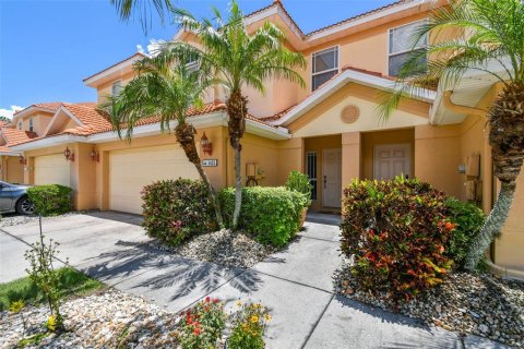Townhouse in Tarpon Springs, Florida 3 bedrooms, 174.75 sq.m. № 1824596 - photo 16