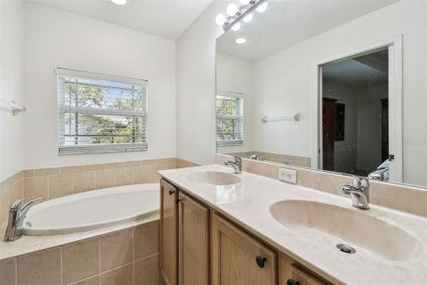 Townhouse in Tarpon Springs, Florida 3 bedrooms, 174.75 sq.m. № 1824596 - photo 4