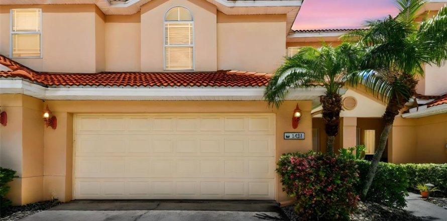 Townhouse in Tarpon Springs, Florida 3 bedrooms, 174.75 sq.m. № 1824596