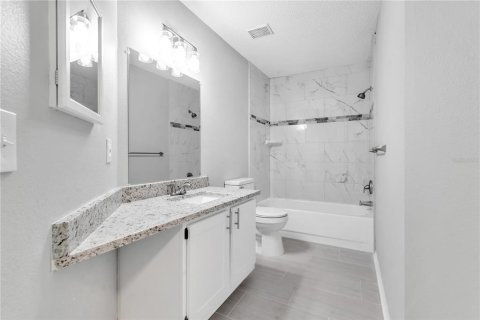 Condo in Englewood, Florida, 2 bedrooms  № 1139932 - photo 24