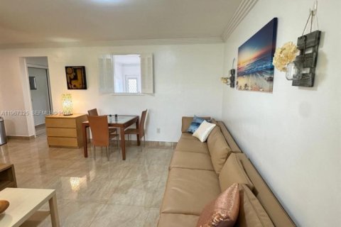 Снять в аренду кондоминиум в Майами-Бич, Флорида 1 спальня, 52.03м2, № 2029670 - фото 12