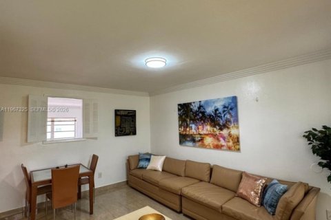 Снять в аренду кондоминиум в Майами-Бич, Флорида 1 спальня, 52.03м2, № 2029670 - фото 9