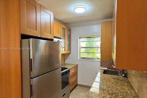 Condominio en Miami Beach, Florida, 1 dormitorio  № 2029670