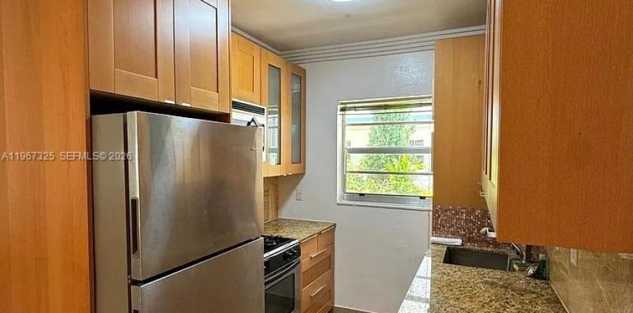 Кондоминиум с 1 спальней в Майами-Бич, Флорида № 2029670