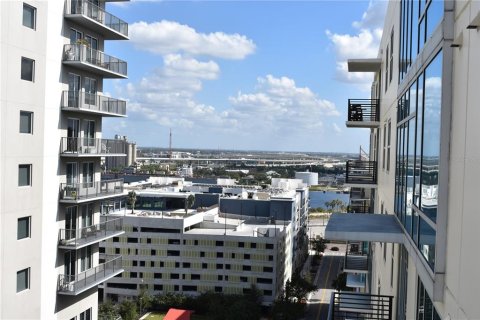 Condo in Tampa, Florida, 2 bedrooms  № 1446532 - photo 25
