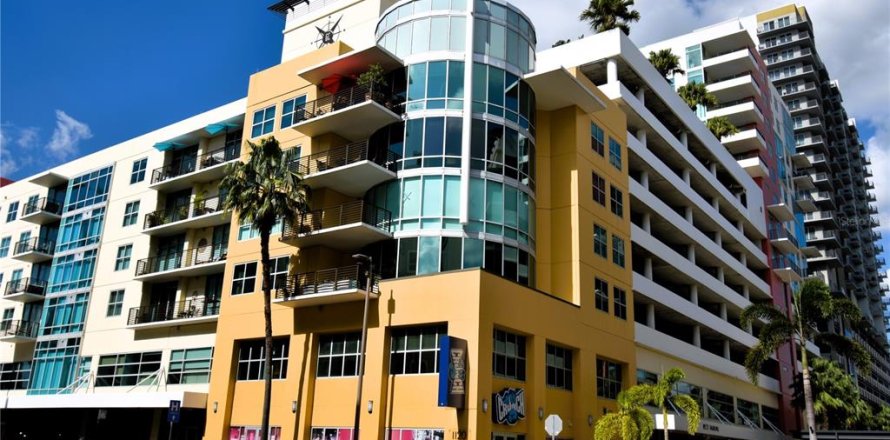 Condo in Tampa, Florida, 2 bedrooms  № 1446532