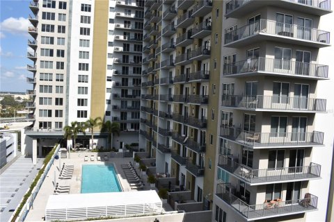 Condo in Tampa, Florida, 2 bedrooms  № 1446532 - photo 26